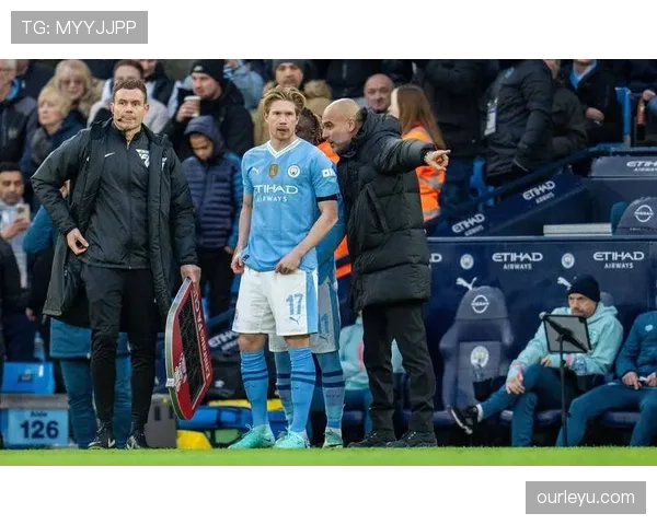 德布劳内在曼城巅峰期的核心地位与荣誉贡献解析